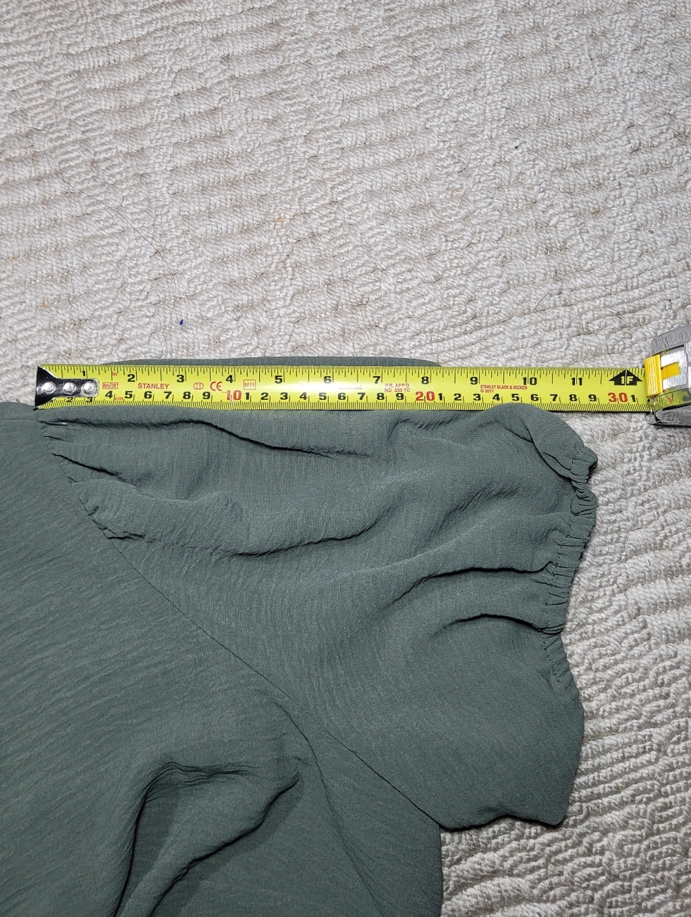 NWT Adrianna Papell Olive Green Puff Sleeve Top Scalloped Eyelet Hem 1X - Picture 15 of 16